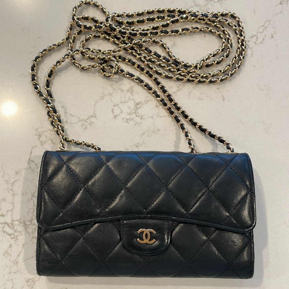 Chanel black caviar leather Wallet on Chain